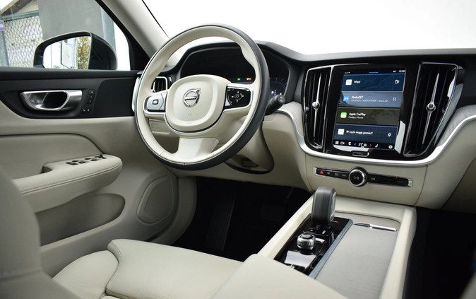Volvo V60 cena 194900 przebieg: 26088, rok produkcji 2023 z Wrocław małe 352